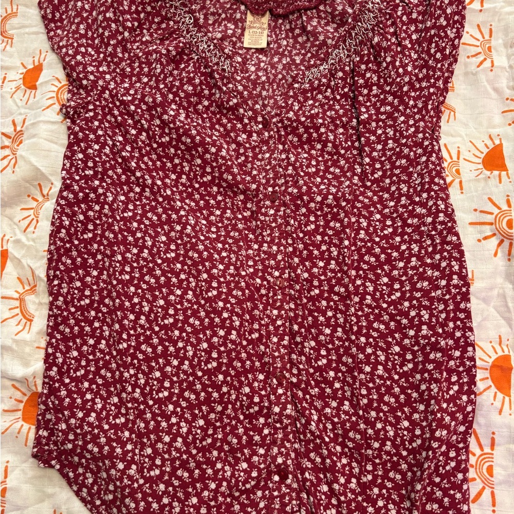 Faded Glory Burgundy Floral Blouse 🌻